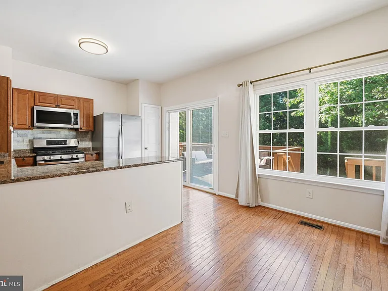 7676 Helmsdale Pl — Photo 9
