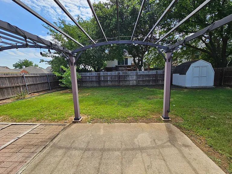 1128 Marshall Dr — Photo 36