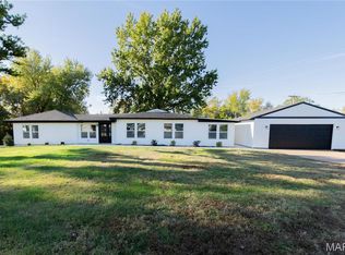 2984 Christopher Dr, Saint Louis, MO 63129