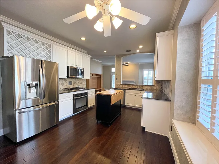 2709 Buck Hill Dr — Photo 4