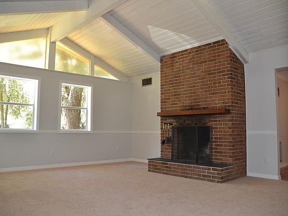 3rd image of 412 Joyce Ave
