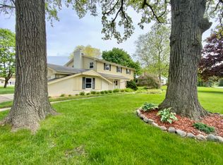 17720 Redvere Dr, Brookfield, WI 53045