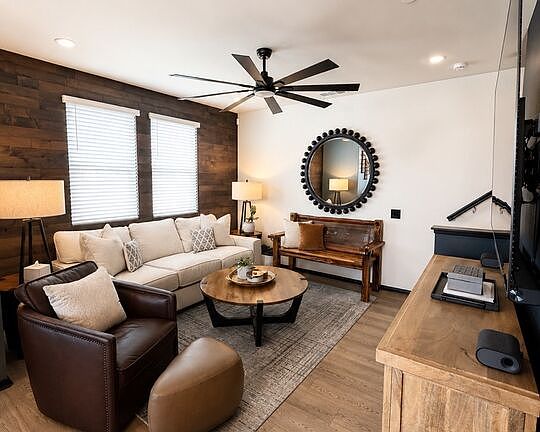 2nd image of 1525 Stratus Dr