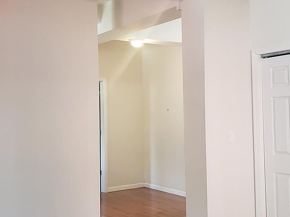 3rd image of 615 Warburton Ave APT 1D