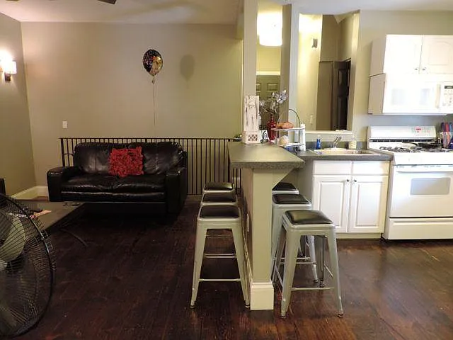 3 bed, 1200 sqft, $4,000 — Photo 4