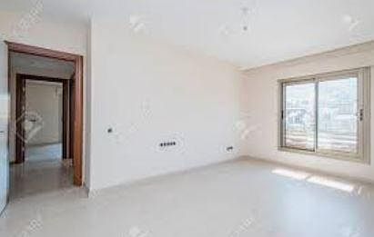 Large room with hall to private bath. Unit is completely self contained and private.