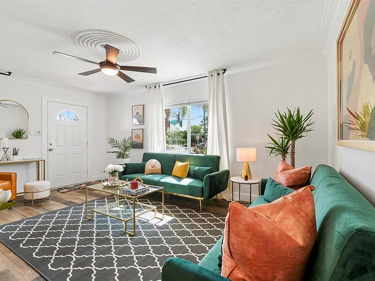 2402 W Cypress St — Photo 4