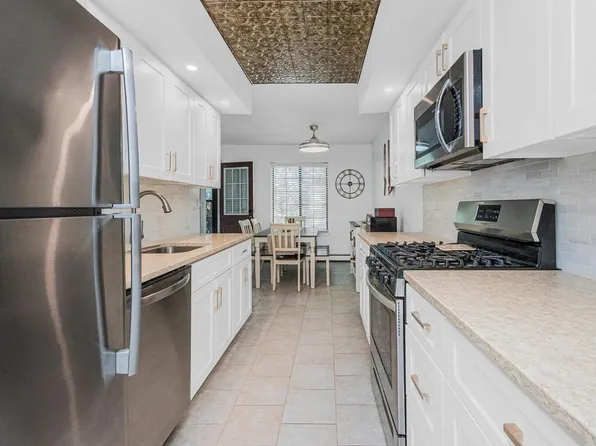 49 Foxwood Circle, Mount Kisco, NY 10549