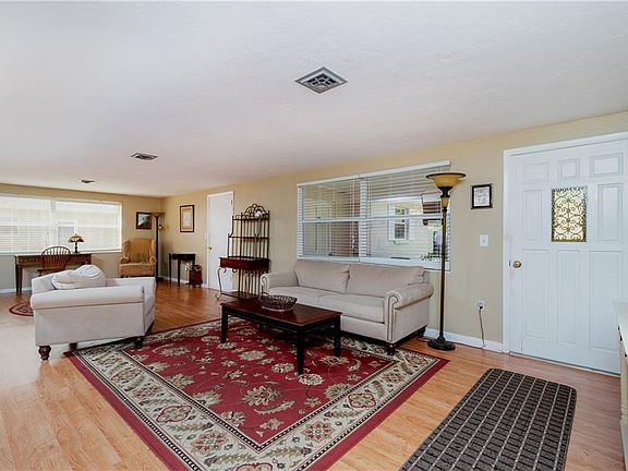 4th image of 1859 Neptune Dr