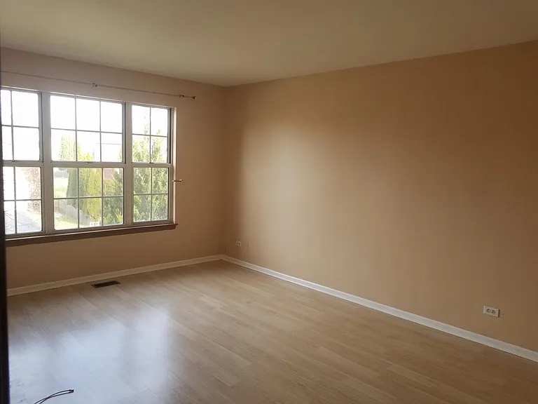 33 Buchanan Ln — Photo 4