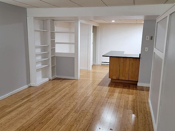 5th image of 104 Woodside Grn APT 2