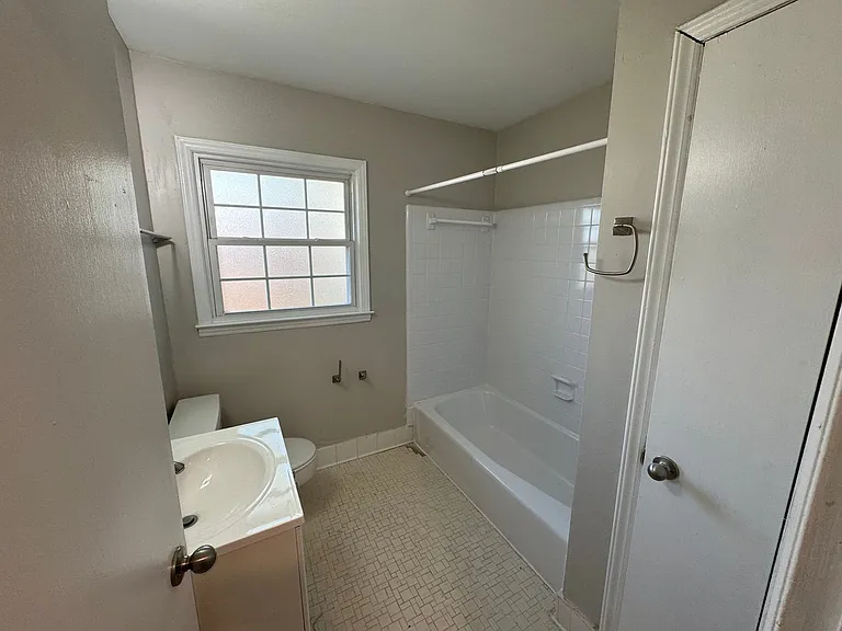 3436 Washburn Ave — Photo 9