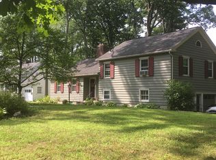 56 Greenleaf Dr, Delmar, NY 12054