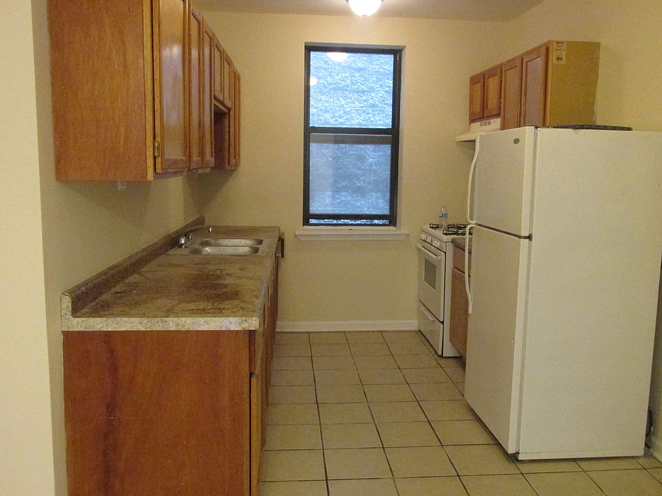 1st image of 3609 S King Dr APT 3B