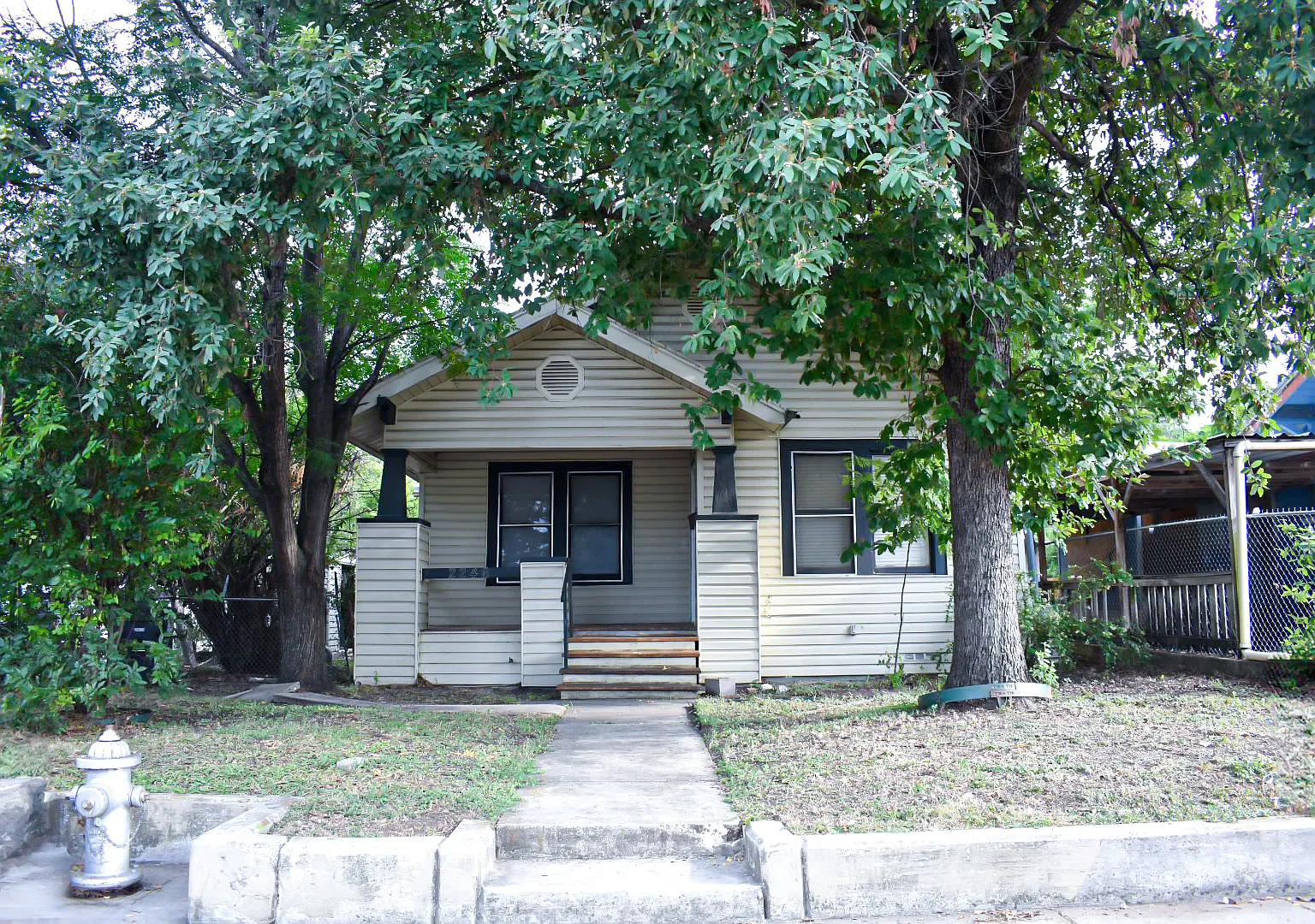 4 bed, 1654 sqft, $2,100 — Photo 2