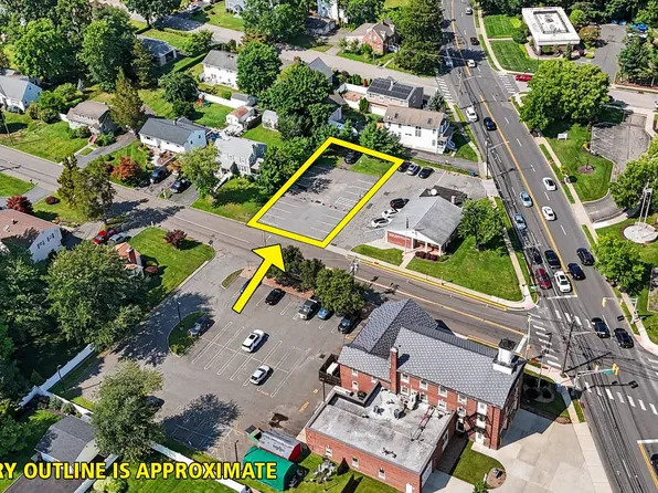 20 Mountain Ave, Cedar Knolls, NJ 07927