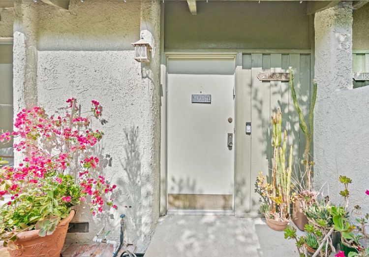 1st image of 11862 Moorpark St APT F