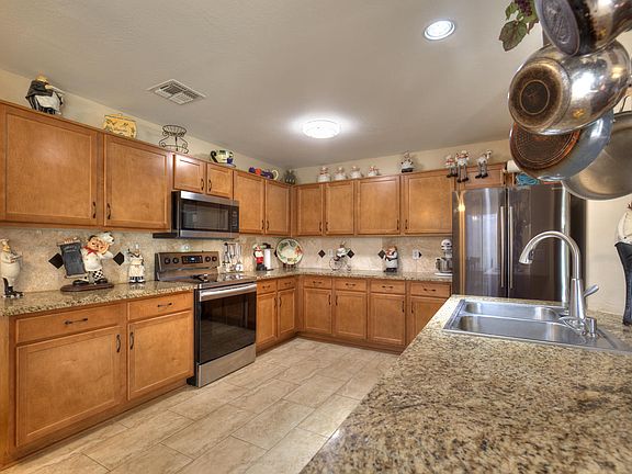 3rd image of 1449 E Stirrup Ln