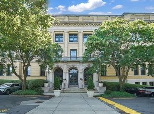 235 State St APT 227, Springfield, MA 01103