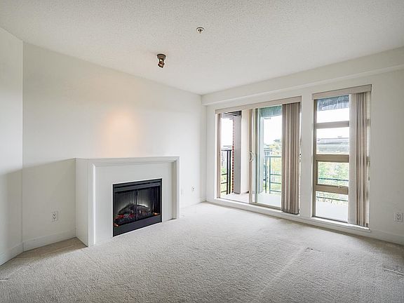 3rd image of 4550 Fraser St #315