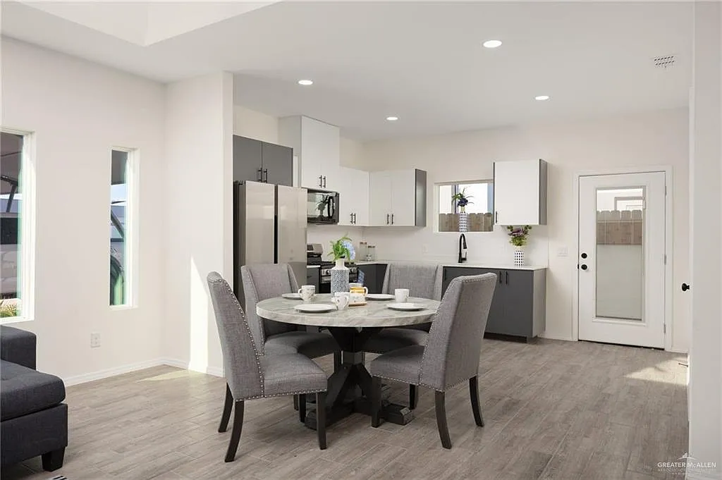 2 bed, 946 sqft, $1,250 — Photo 4