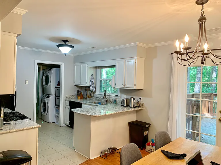 102 Chevron Cir — Photo 9