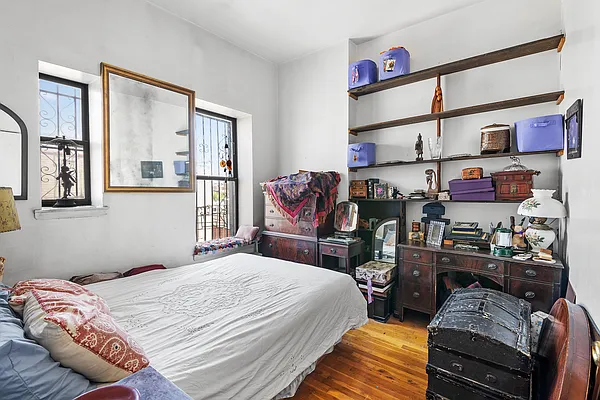 Sold by Compass | media 8