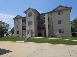 3649 Pheasant Ln APT 4, Waterloo, IA 50701