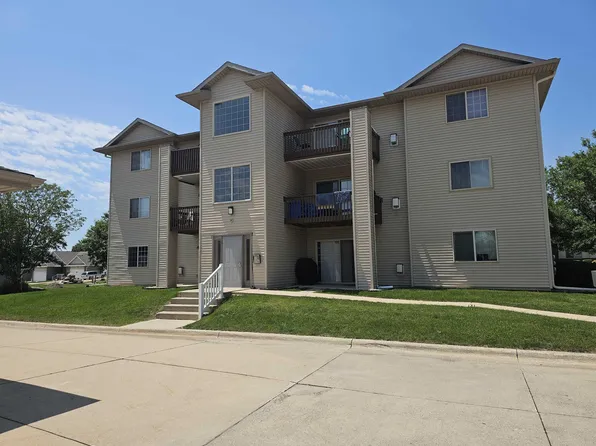 3649 Pheasant Ln APT 4, Waterloo, IA 50701