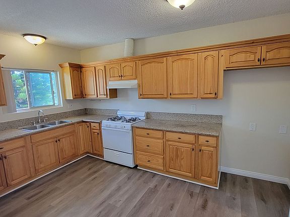 3rd image of 242 W Verdugo Ave #256