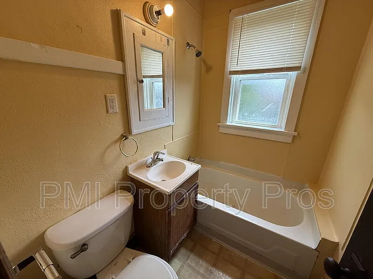 2441 N Dr William Finlayson St — Photo 11
