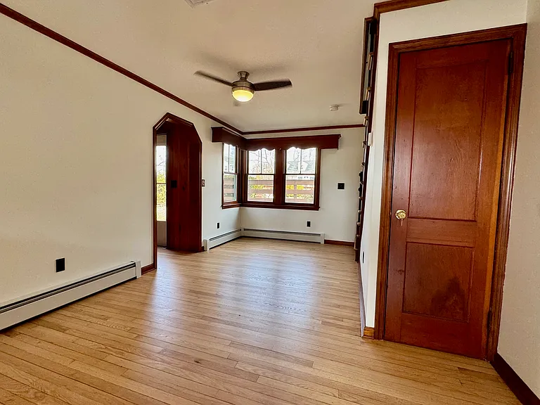 34 Union Ave — Photo 6