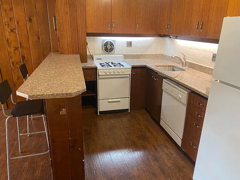 714 Summerlea St #5 — Photo 3