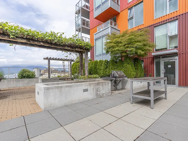 933 Hastings St E #712 — Photo 35