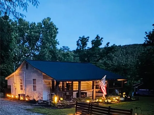 190 Old Blairsville Hwy, Talking Rock, GA 30175
