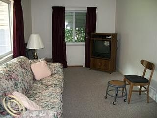 4th image of 2043 Bacon Ave