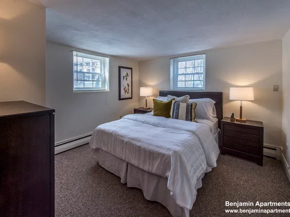 8 Brattle Dr, Arlington, MA