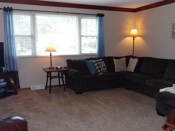 4th image of 8735 Indianwoods Dr