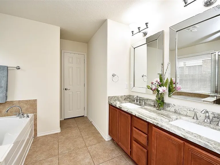7215 Ravenswood — Photo 15