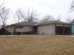 2030 Lynwood Dr, Salina, KS 67401