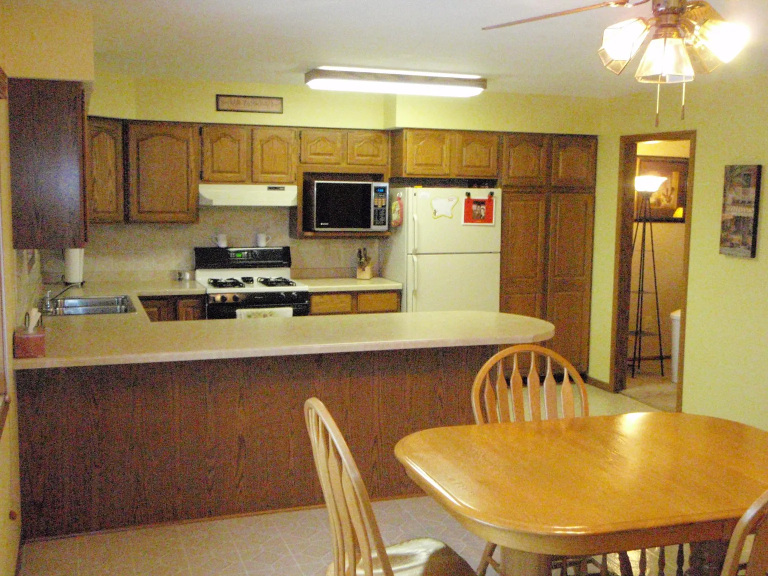 3 bed, 1734 sqft, $2,400 — Photo 3