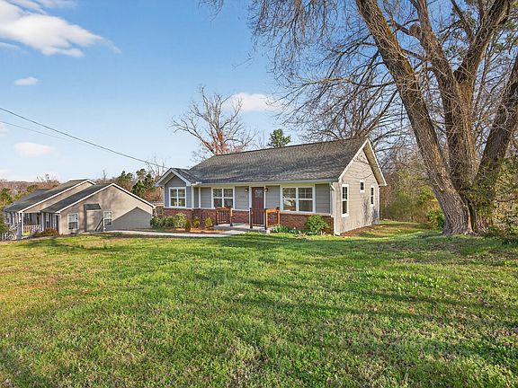 4th image of 1306 Springview Dr
