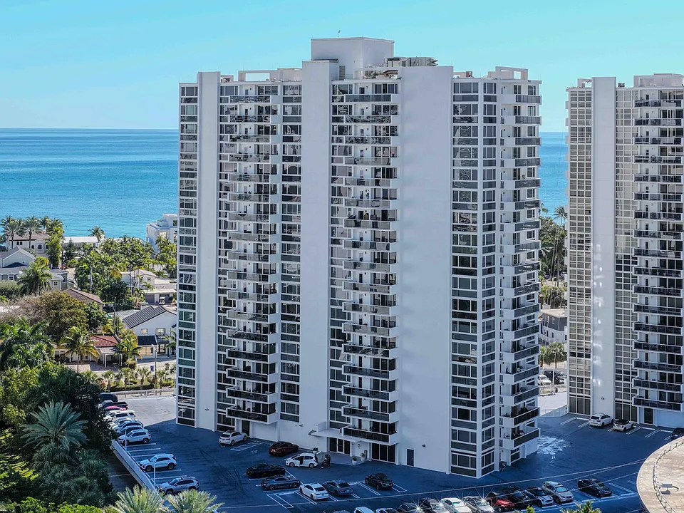 2715 N Ocean Blvd #10C