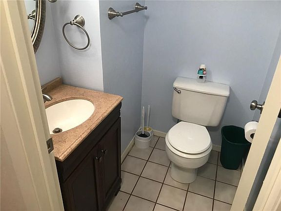 3rd image of 100 Harbor Dr Unit 101A