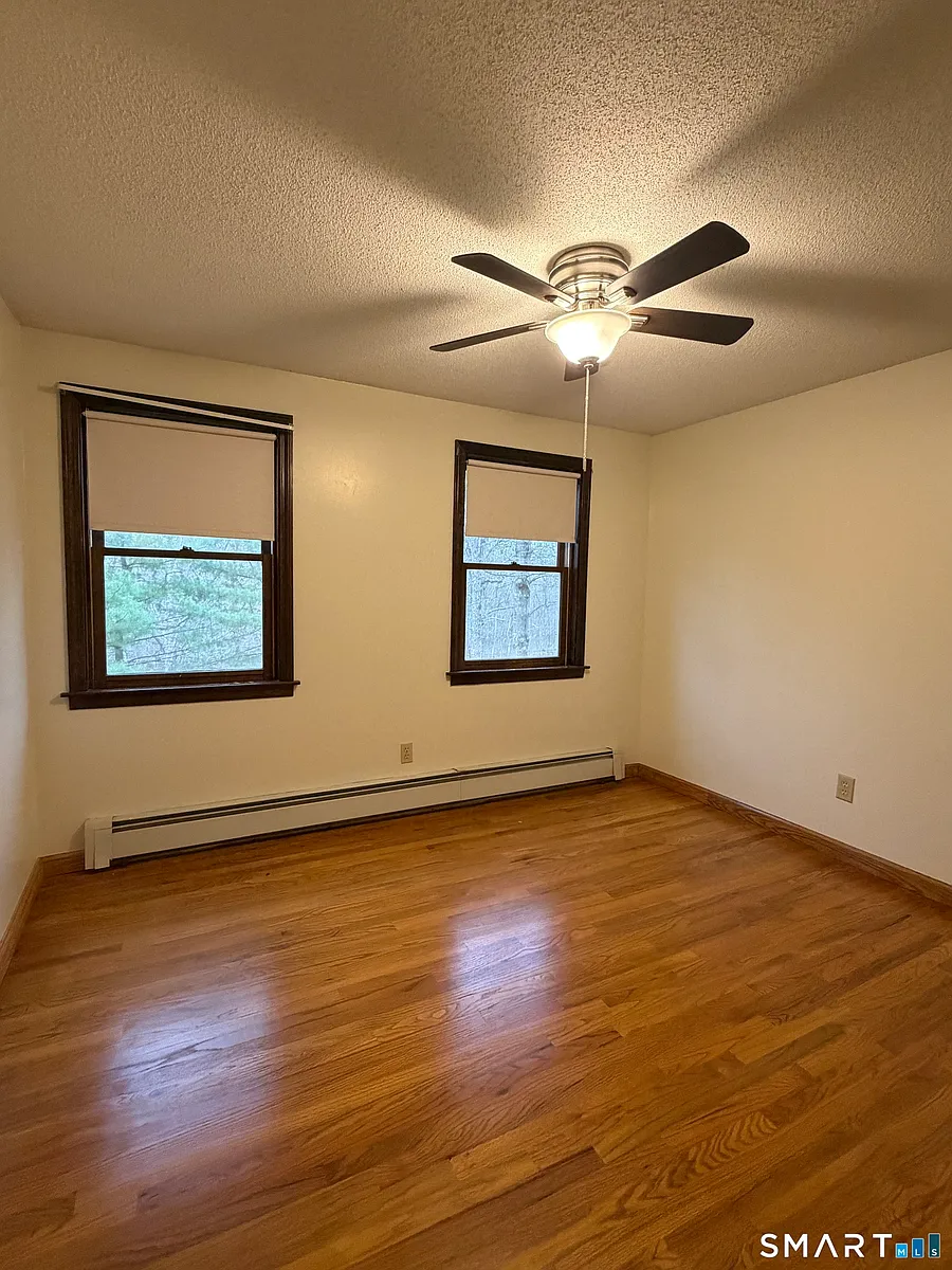 Building Photo - 8 Brook Ln #2