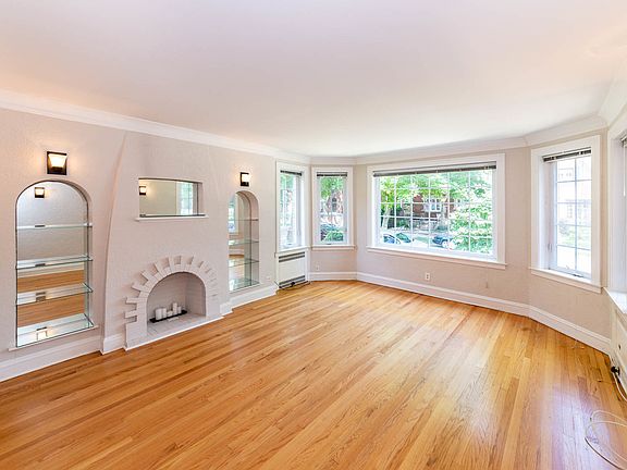 3rd image of 5814 N Virginia Ave #1