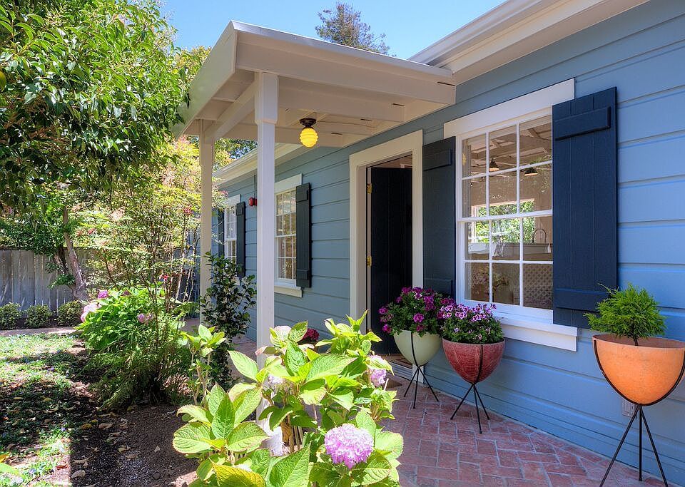1st image of 423 Pine St #Cottage