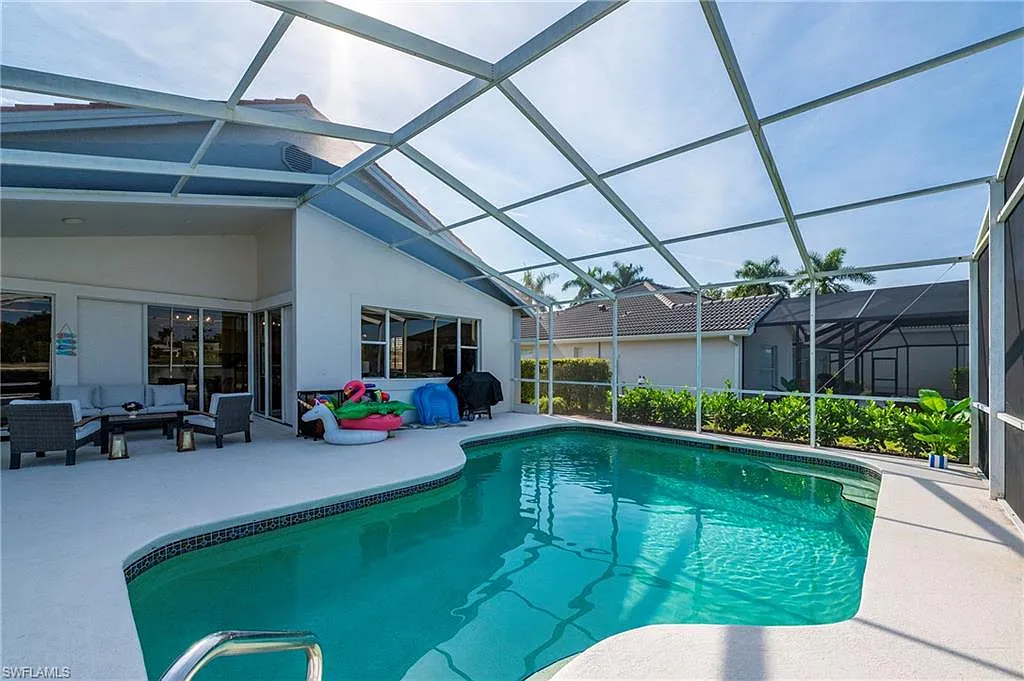 3 bed, 2.0 bath, 1737 sqft, $10,000 — Photo 2