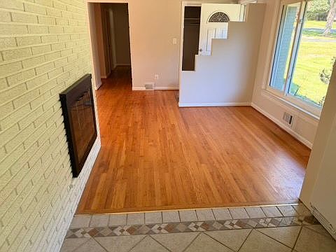 4th image of 2716 Colonial Way