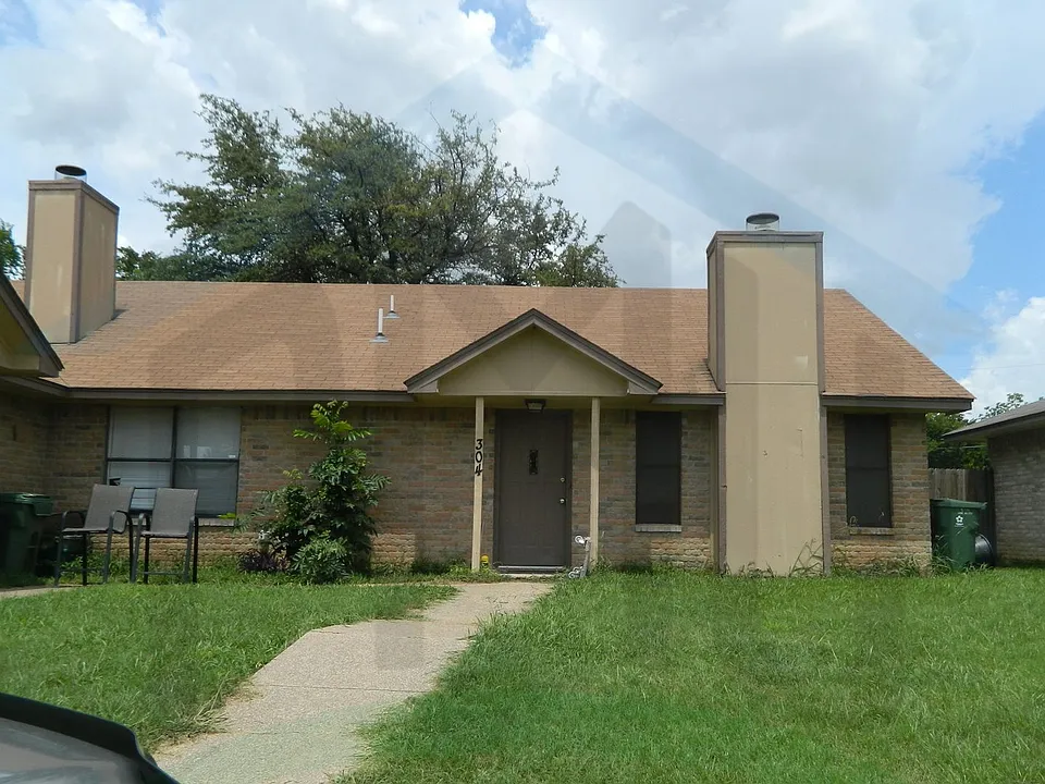 304 Shady Valley Dr